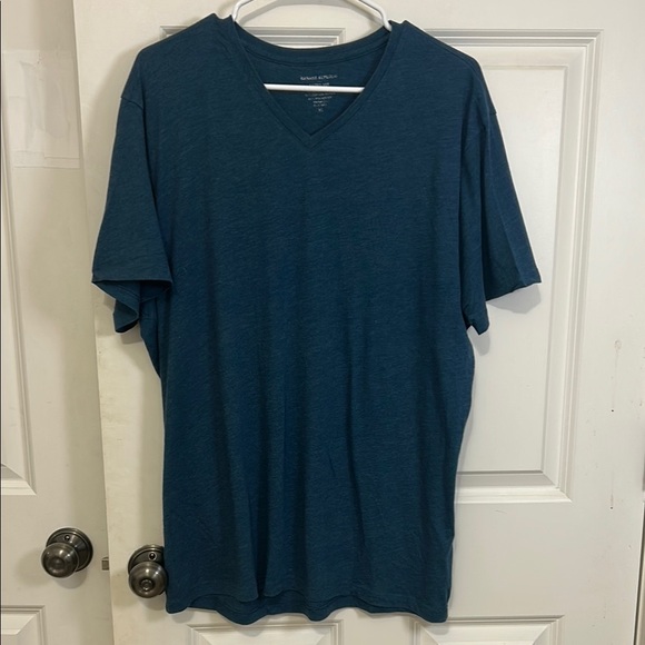 Banana Republic fitted Blue Short Sleeve T-shirt, size XL V-neck - Picture 1 of 4
